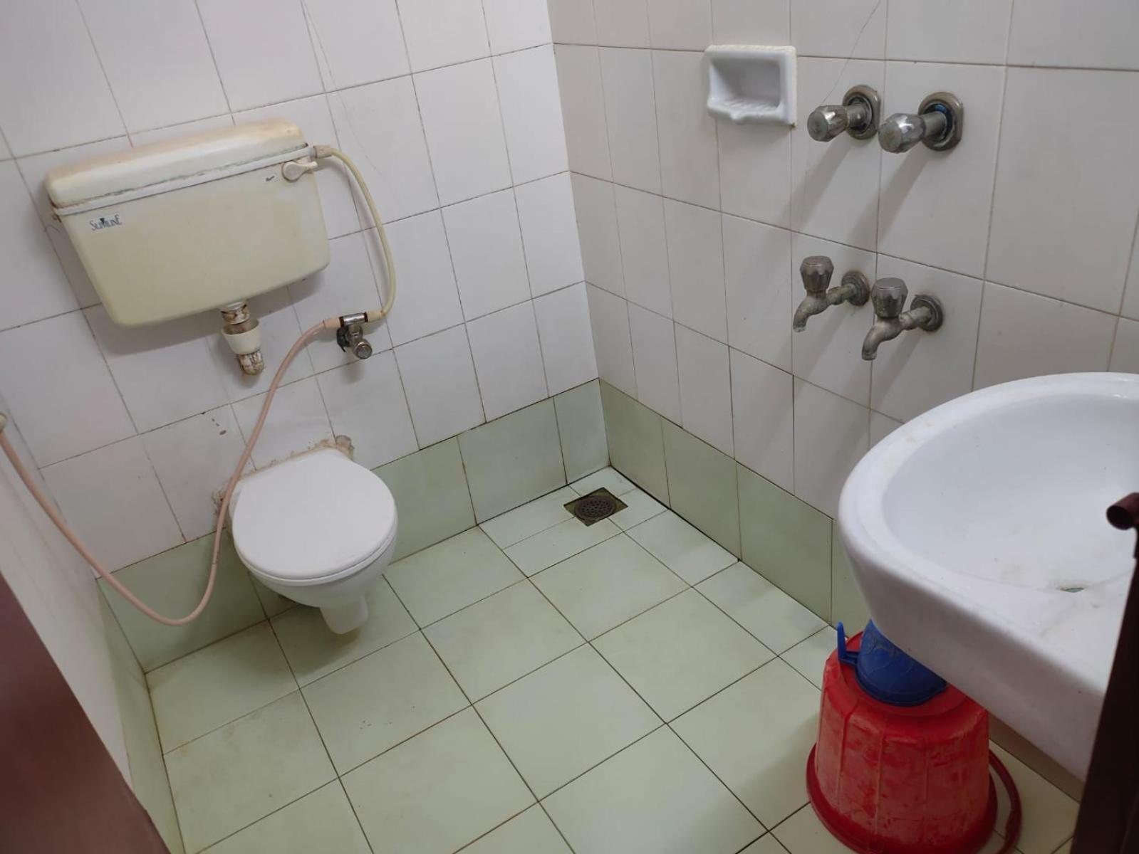 Anjana Hotels Theni Bagian luar foto